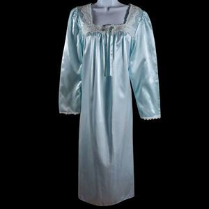 NWT VTG Delicates Satin Sleep Nightgown Sz S Baby Blue Feminine Lace Trim